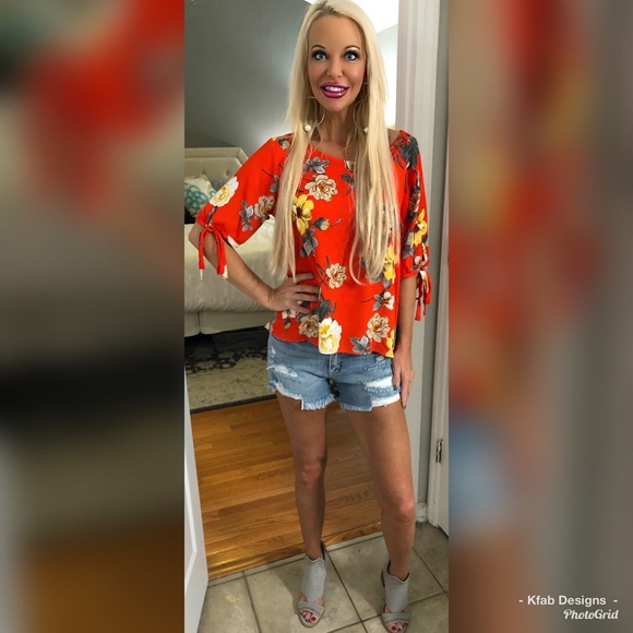 🥰LAST 1! 💕 Tangerine Floral Tie Sleeve Top! - Picture 3 of 5